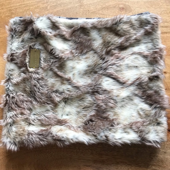 Faux fur reversible cowl scarf, artisan made - Picture 2 of 8